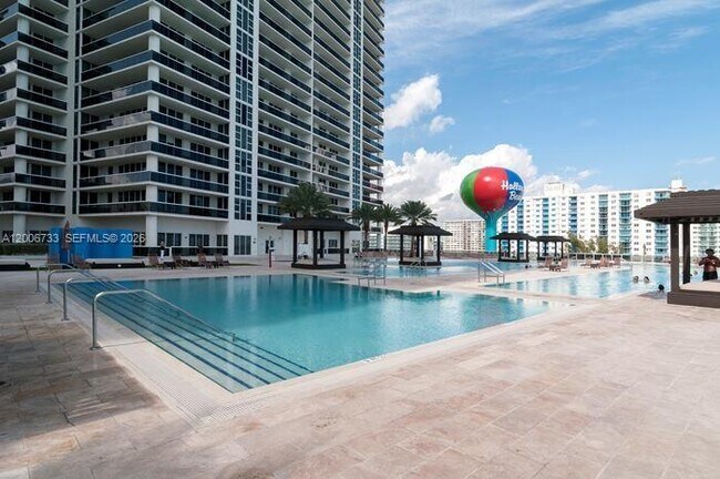 Building Photo - 1830 S Ocean Dr