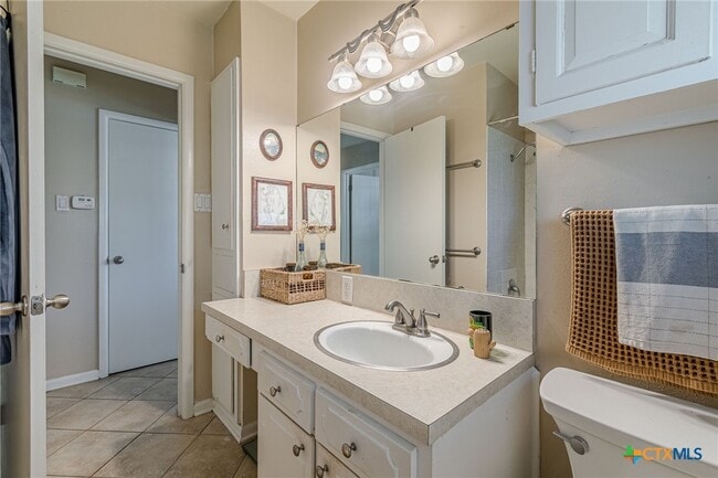 Building Photo - 324 Craddock Ave