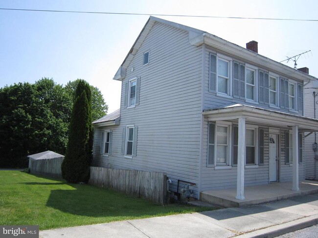 Primary Photo - 21 N Main St