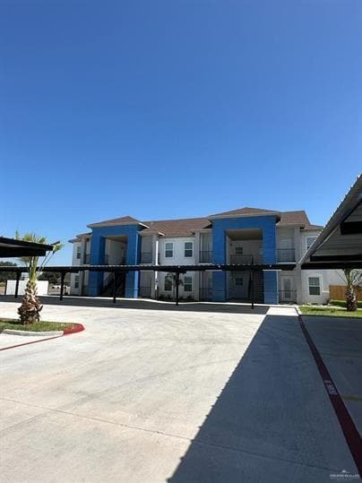 Building Photo - 6 Sylvia Handy Dr