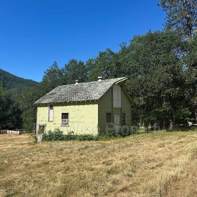 Building Photo - 2727 Jumpoff Joe Creek Rd