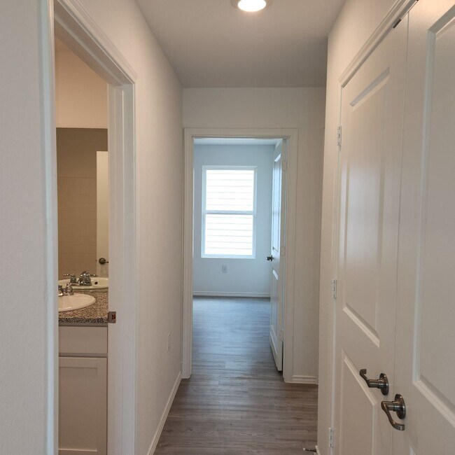 Building Photo - Welcome to the Heartbeat of South San Antonio In Vida