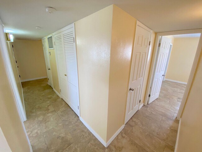 Building Photo - Northeast El Paso 3 Bed Refrig A/C! All Tile Flooring