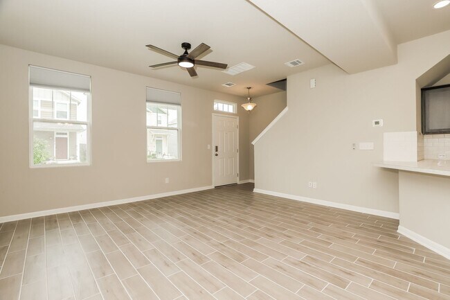 Building Photo - Amazing home ready to move in!
