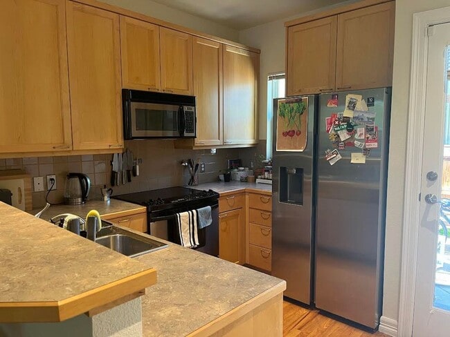 Building Photo - Charming 2 Bed/1.5 Bath Townhome Near Downtown Boulder