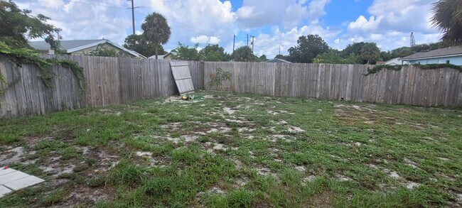 Building Photo - Allancar 164