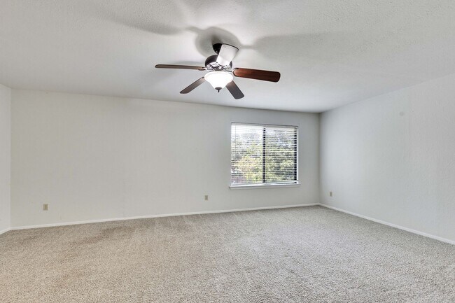 Building Photo - Great 3 bedroom home in South Austin!