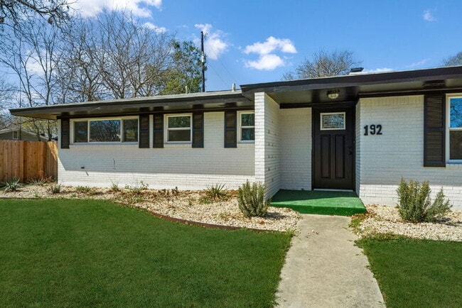 Building Photo - 192 Oriole Dr