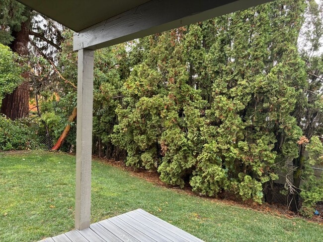 Building Photo - Re-Posting ~ Charming NW Salem Home - accepting applications now!