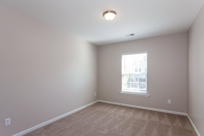 Building Photo - 5104 Abercromby St