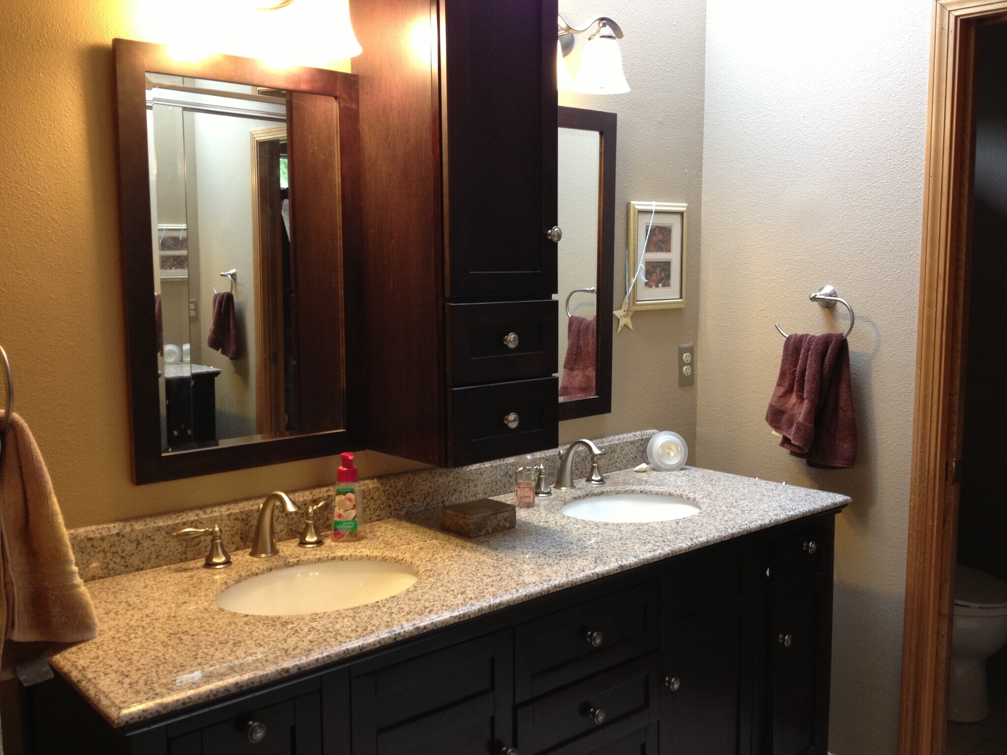 Dbl vanity - 11405 SW Paulina Drive