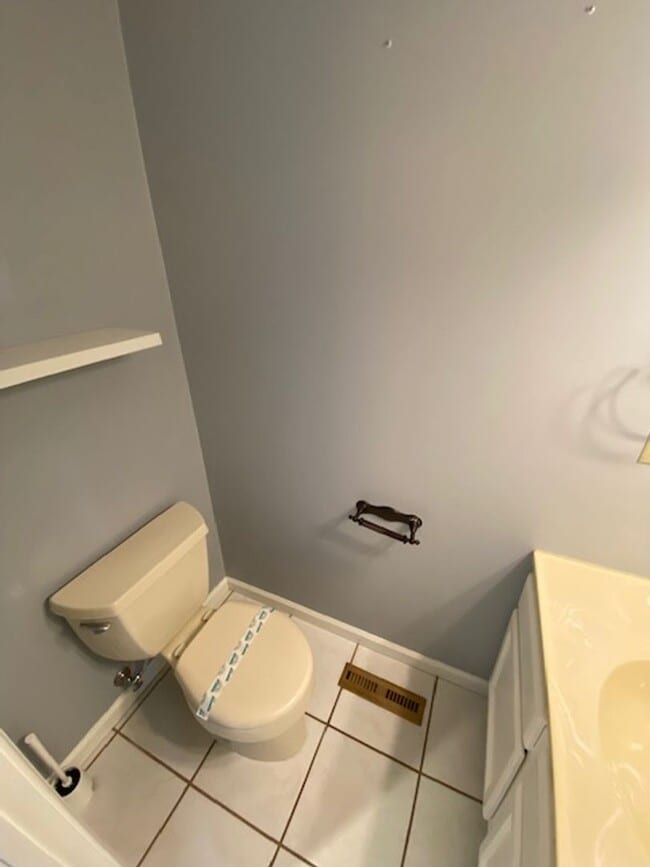 Building Photo - Charming 2-Bedroom Townhome in Glades Community!