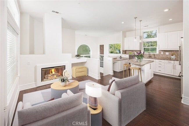 Building Photo - 225 Montana Del Lago Dr