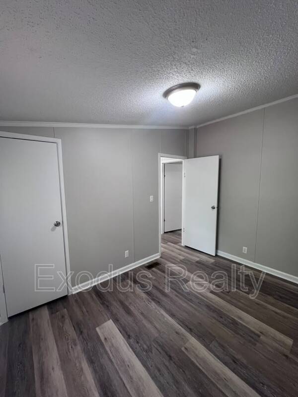 Building Photo - 114 Kathleen Terrace
