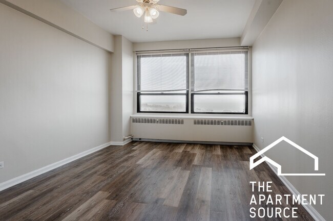 Building Photo - 4180 N Marine Dr