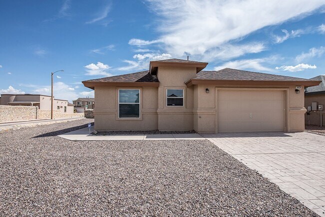 Building Photo - RECENTLY RENOVATED EASTSIDE HOME