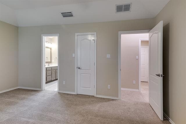 Building Photo - 7 Roaring Creek Ct