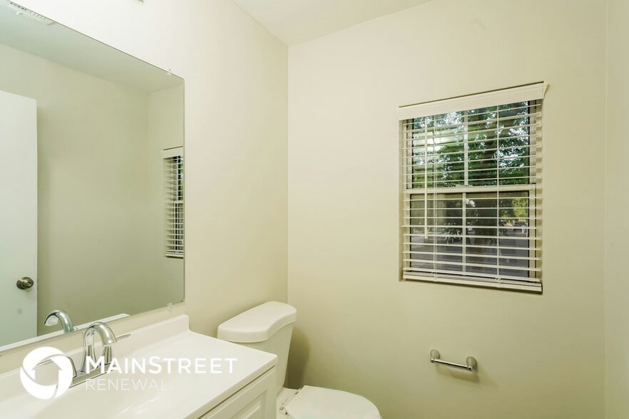 Building Photo - 11954 W Belmont Dr