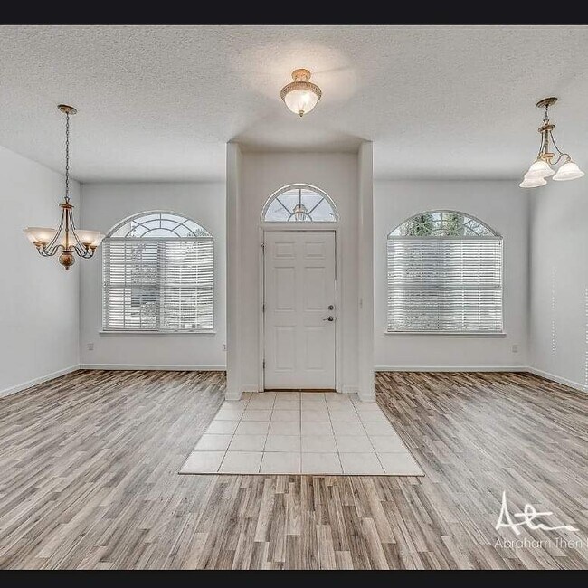 Building Photo - 11160 Apple Blossom Trl W