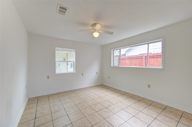 Building Photo - 10717 Pillot St