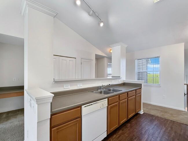 Building Photo - Luxurious Lakeside Living: Spacious 2-Bedr...