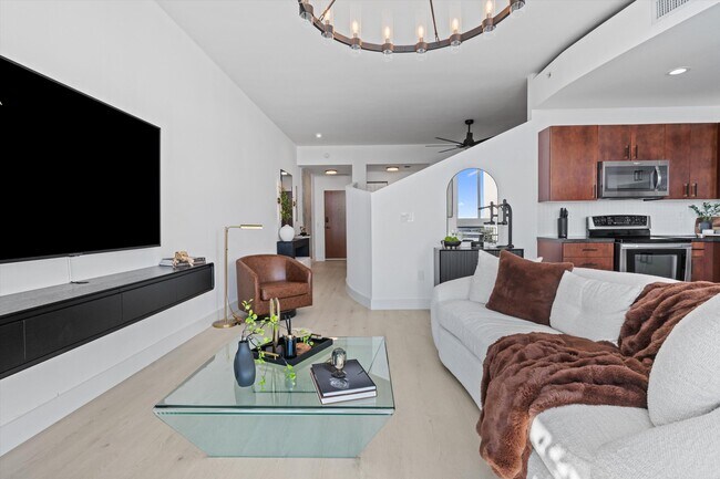 Building Photo - 300 S Australian Ave