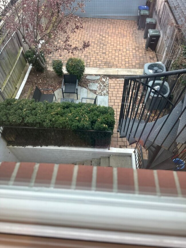 Building Photo - Modern 2 Bedroom, 2 Bathroom Penthouse with Parking in Historic LeDroit Park