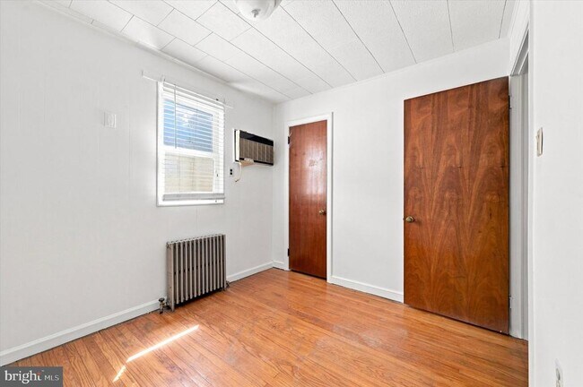 Building Photo - 407 E 12th Ave