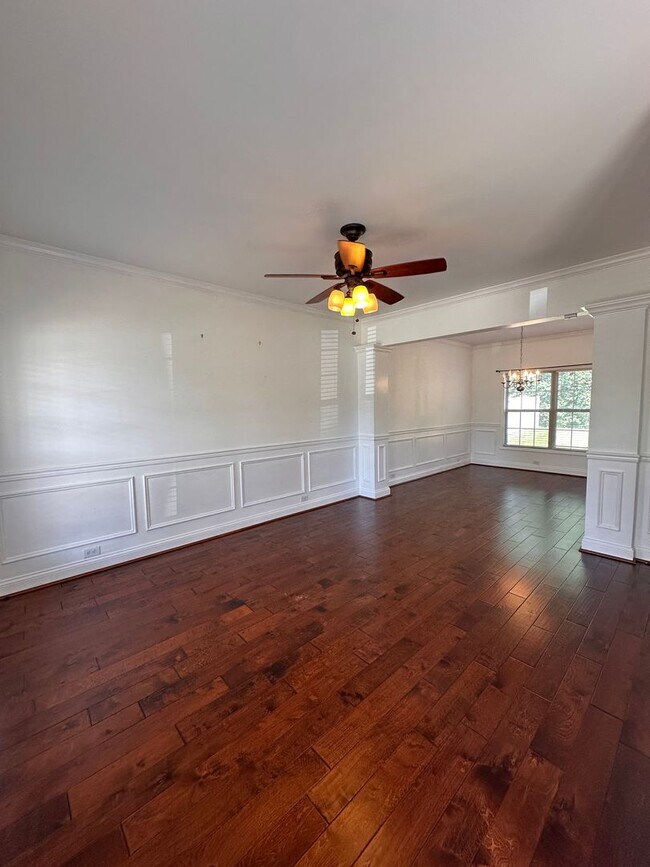 Building Photo - Elegant 4BR Home with Soaring Ceilings in The Reserve at Glenmary