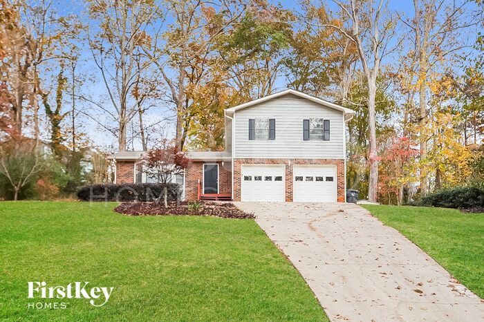 Primary Photo - 2047 Lake Ridge Terrace