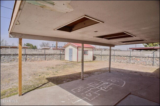 Building Photo - 9004 Acatlan Ln