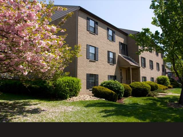 Building Photo - Pennwood Square