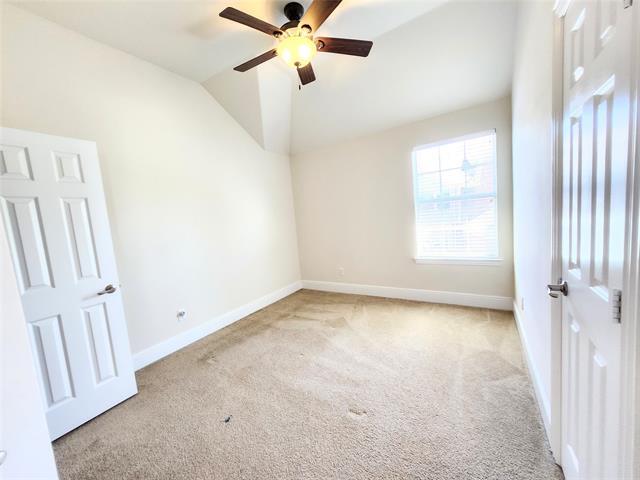 Building Photo - 1014 Sparrow Dr
