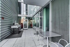 Building Photo - 659 W Randolph St