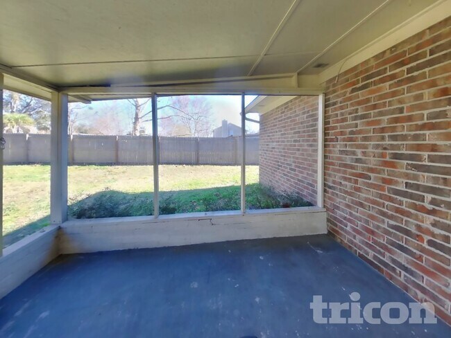 Building Photo - 2388 Kirkwall St