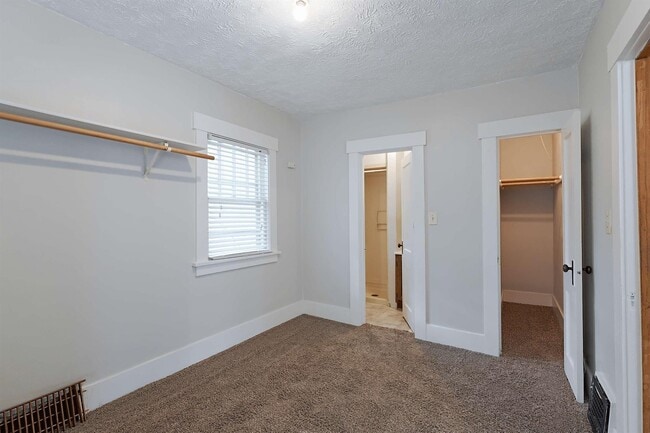 Building Photo - 4641 Stockwell St