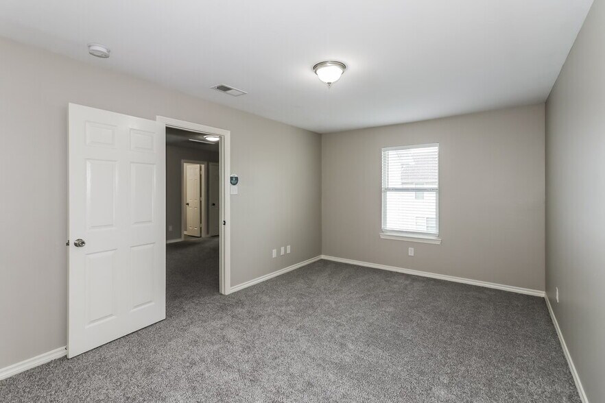 Building Photo - 10110 Berrybriar Ln