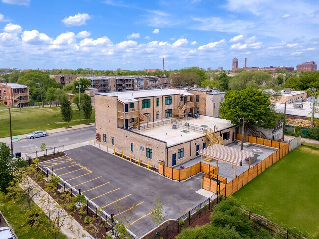 Building Photo - 1427 S Kedzie Ave