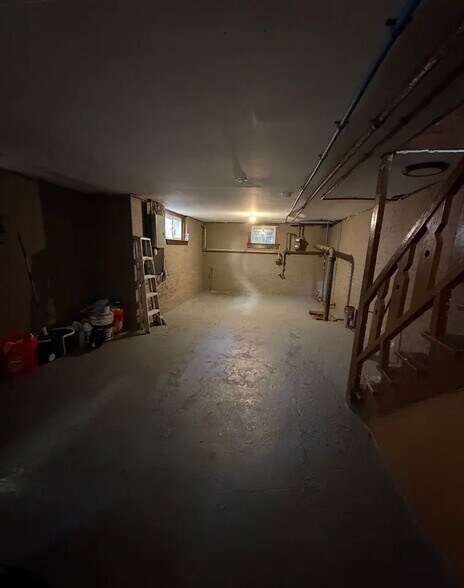 Building Photo - 1056 Hunterdon St
