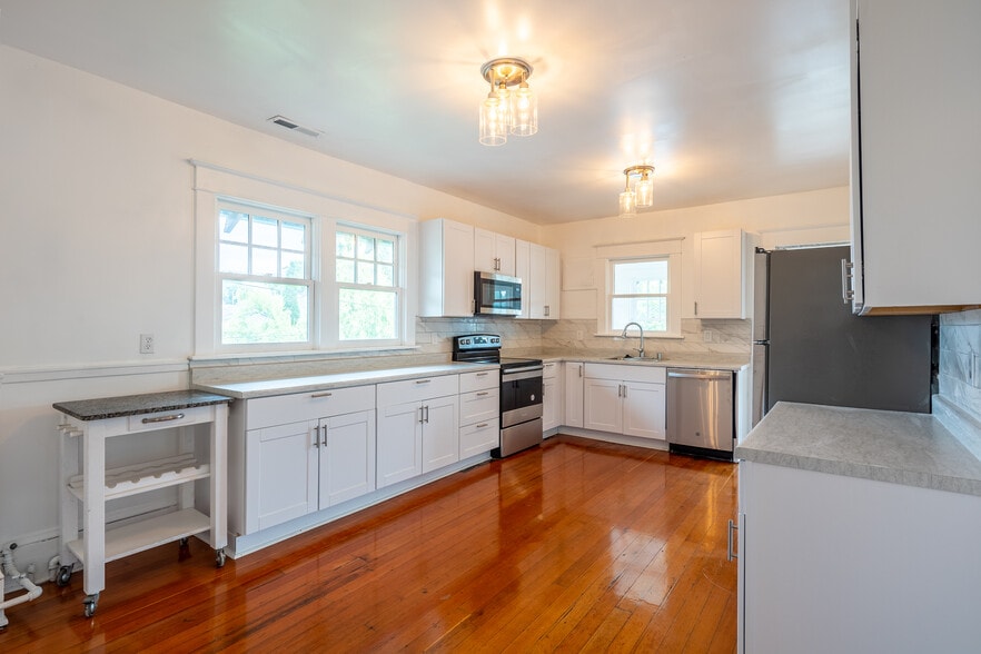 Kitchen - 2346 SE Ankeny St