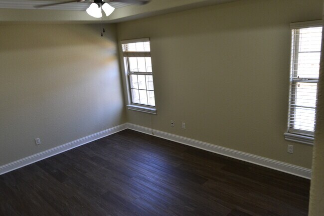 Building Photo - 1700 Been Rd