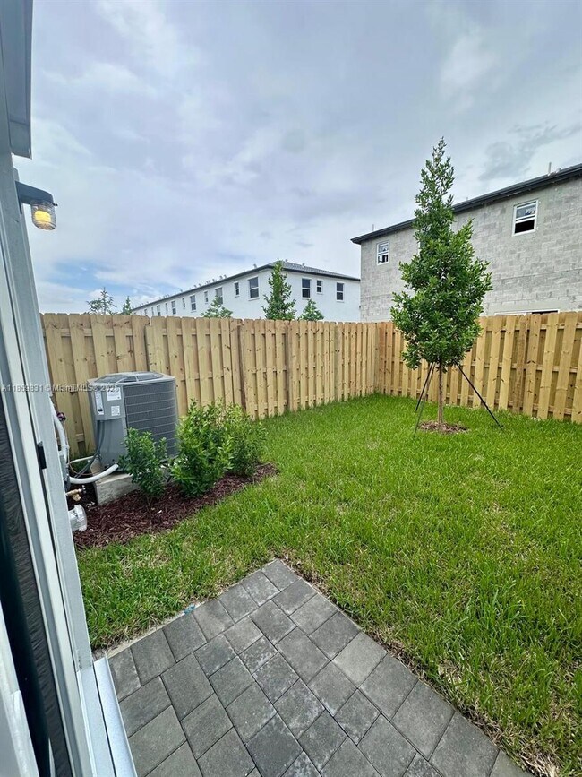 Building Photo - 35702 SW 178th Ct
