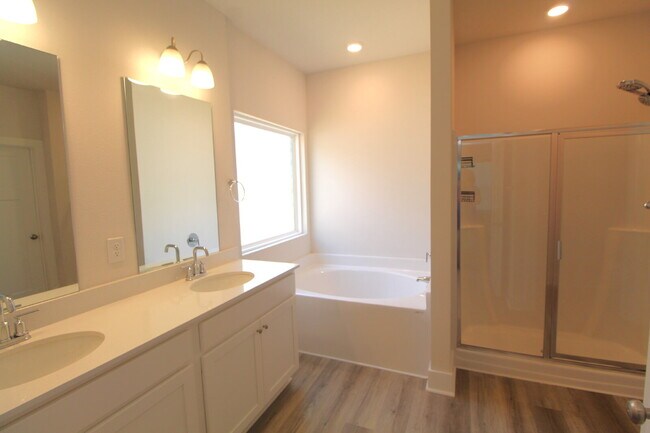 Building Photo - Modern 4BR Home in Reserve at Brookhaven with Quartz Kitchen, Smart Home Features & Open Floor Plan