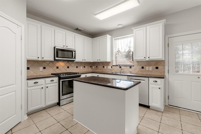 Building Photo - 1611 Landimore Ct