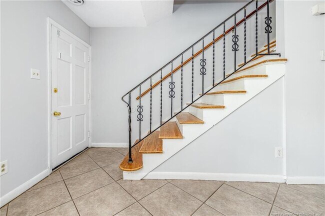 Building Photo - 2328 Barrington Cir