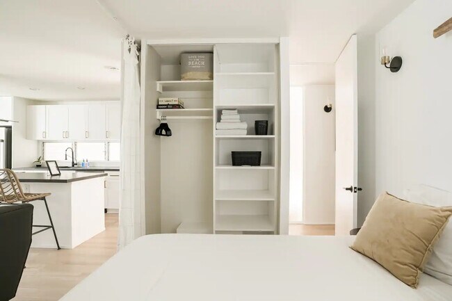 Building Photo - 1773 Torrance St