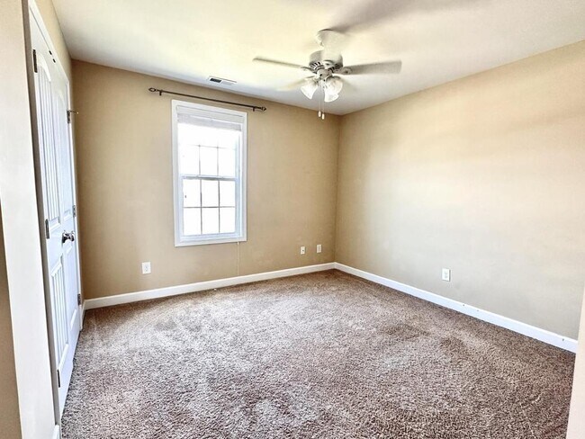 Building Photo - 6008 Crown Ridge Ct