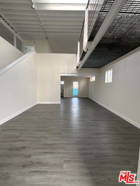 Building Photo - 915 Broadway St