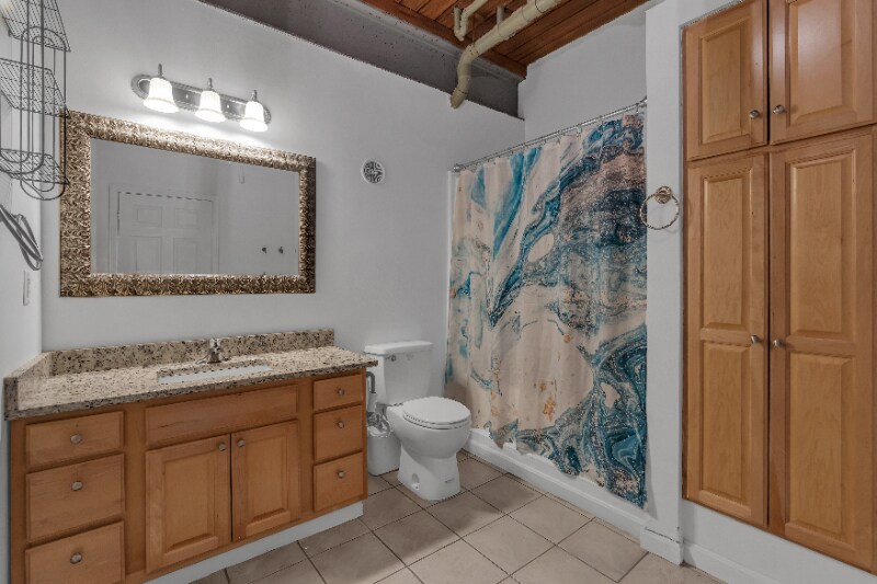 Building Photo - 83 Main St