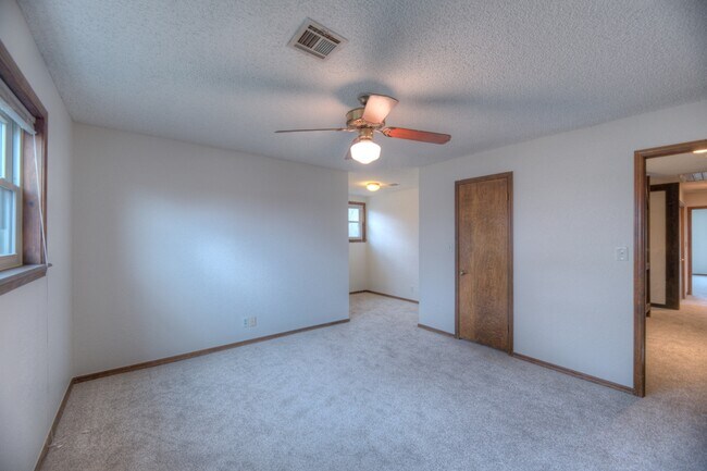 Building Photo - 24322 S Beulah Cove